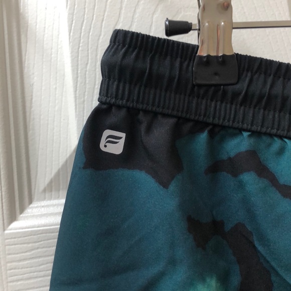 LIKE NEW! Fabletics Carrie Short - Picture 7 of 12